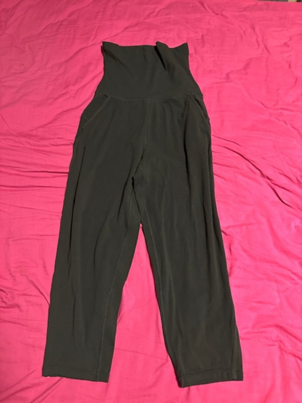 Lululemon Align super high rise crops size 4